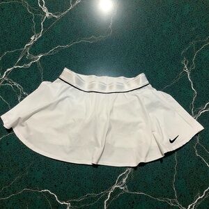 Nike girls white flowy tennis golf skirt skort kids xl women’s XS/small